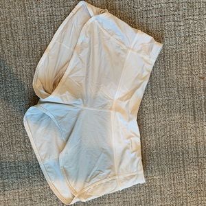 Lululemon Speed Up shorts size 6